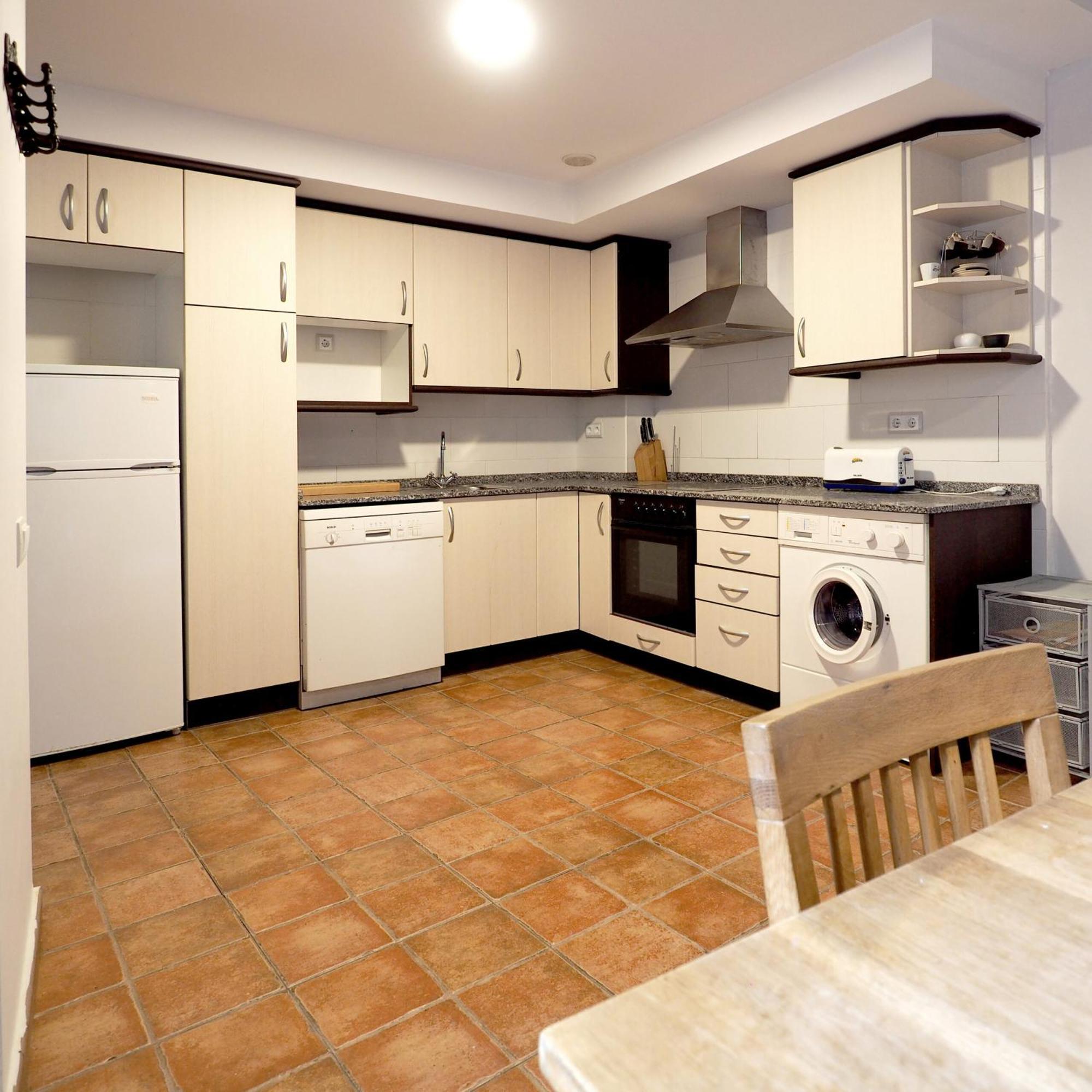 Apartamentos Angelus Plaza Mayor De Graus Ngoại thất bức ảnh