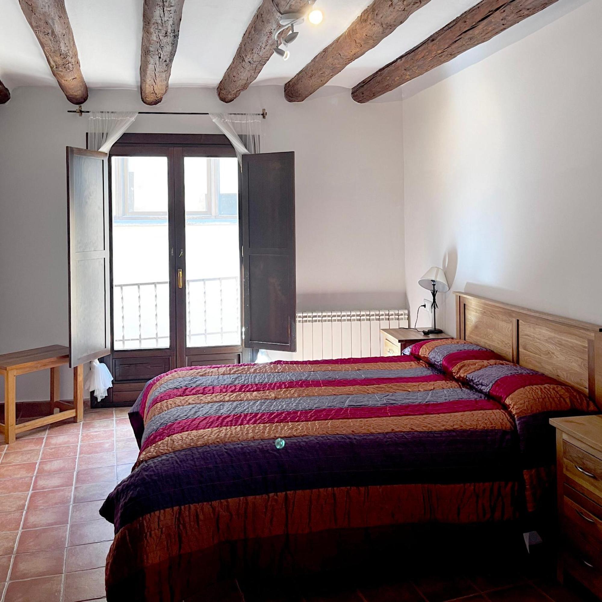 Apartamentos Angelus Plaza Mayor De Graus Ngoại thất bức ảnh